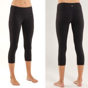 Two Lululemon wunder under crops (one reversible) (size 8)